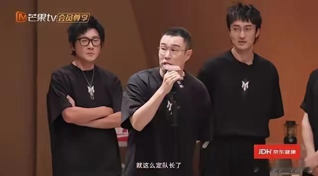小沈阳算得上是小品演员里唱歌拔尖的，我原先也觉得他的演唱水准不比专业歌手差。今年《披荆斩棘的哥哥》里