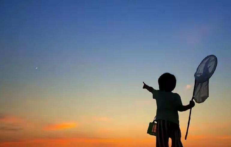 跟着deepseek做十个养生法:1.喝对水：就当“给身体机器浇浇水”