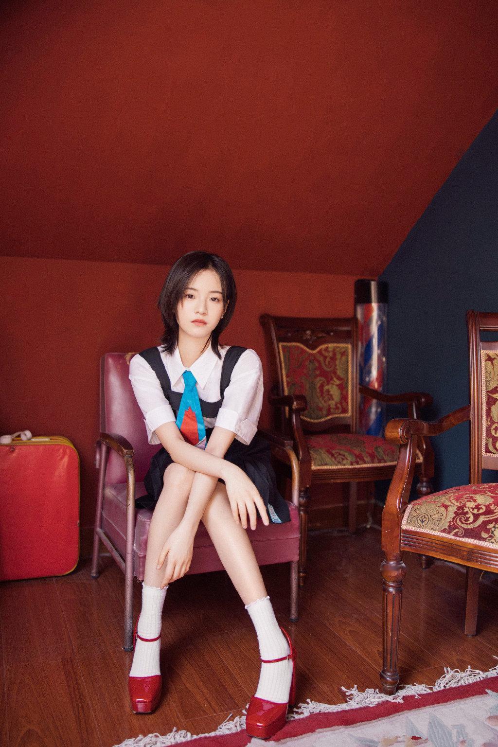 李庚希，少女时尚，青春无敌。李庚希