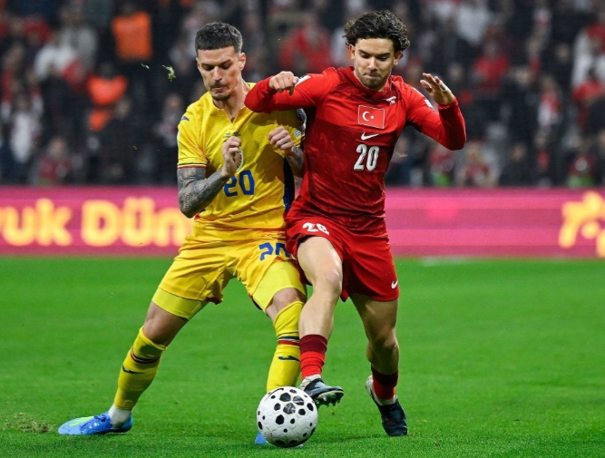 大连英博俩外援出战世预赛在今天凌晨结束的世界杯欧洲区预选赛附加赛半决赛的两场比