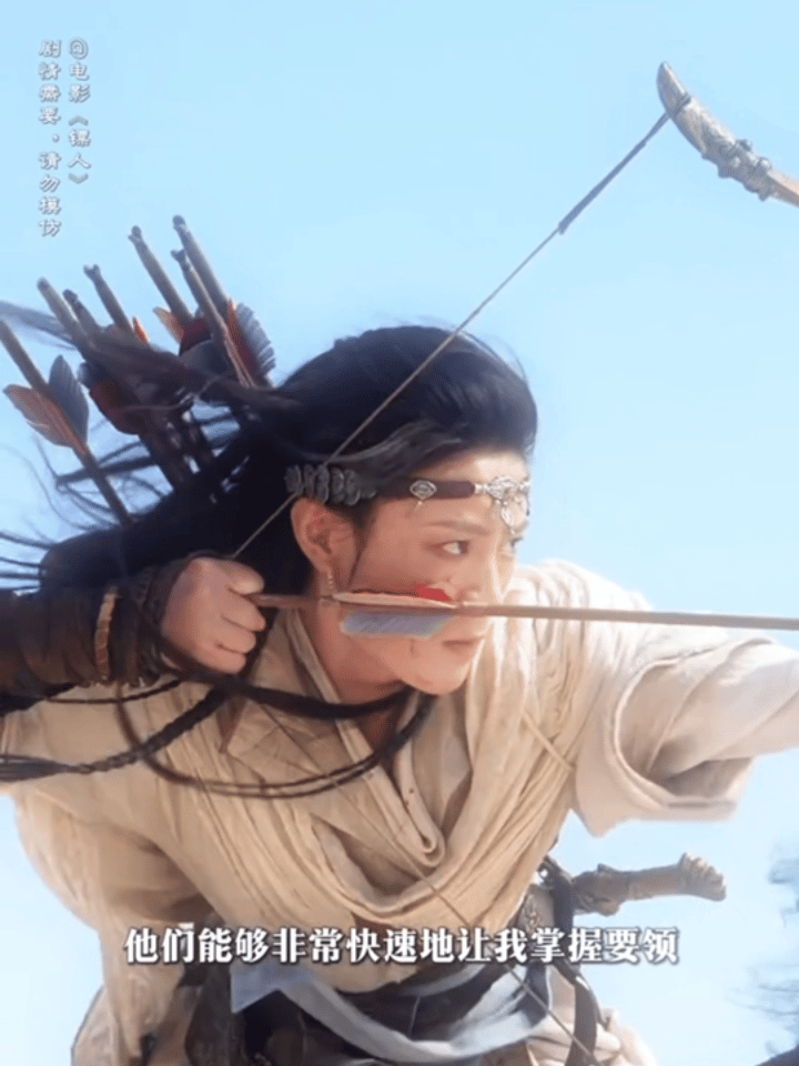 陈丽君｜电影《镖人》预告镜头，第一次出演动作电影就挑战了骑射动作，马上射箭太飒了