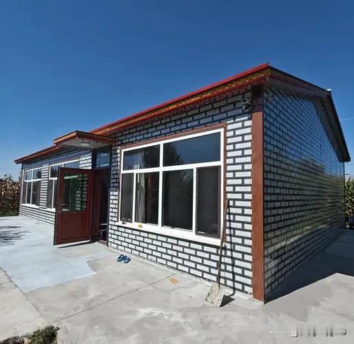 上面已经明确表示：“要加强农村农民的法律知识教育。”这个决定来的太及时了。伟人就