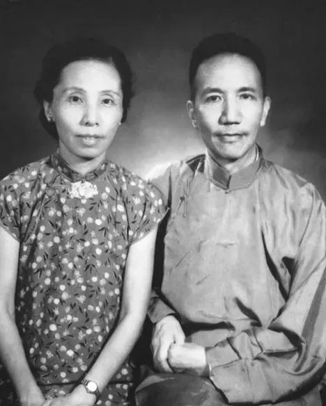 1962年，大才子陈寅恪得知妻子病情加重，提前写好挽联送她，妻子却只是笑笑，温