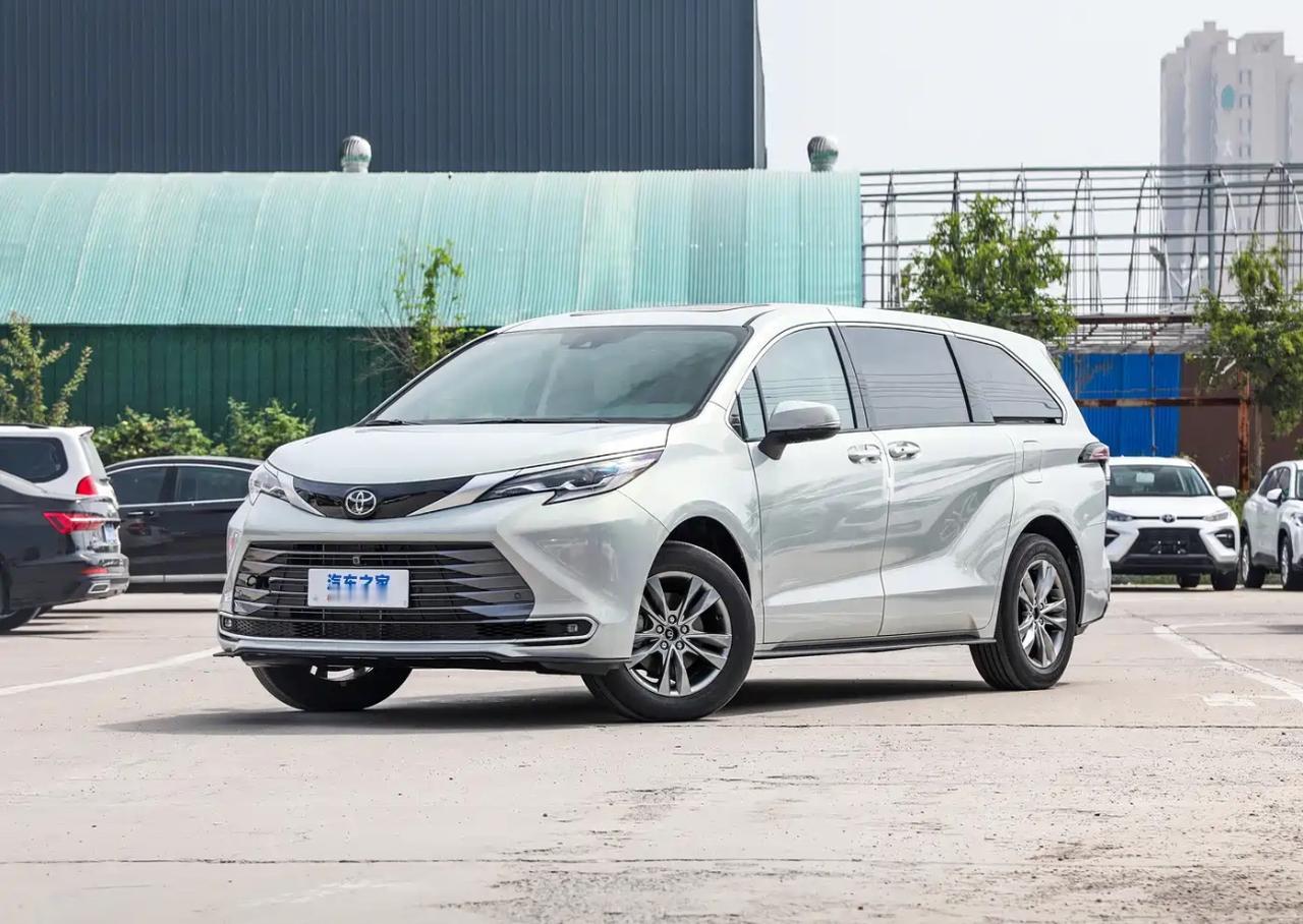 2026款丰田赛那SIENNA正式在售2.5L双擎全系标配含两驱四驱多版本