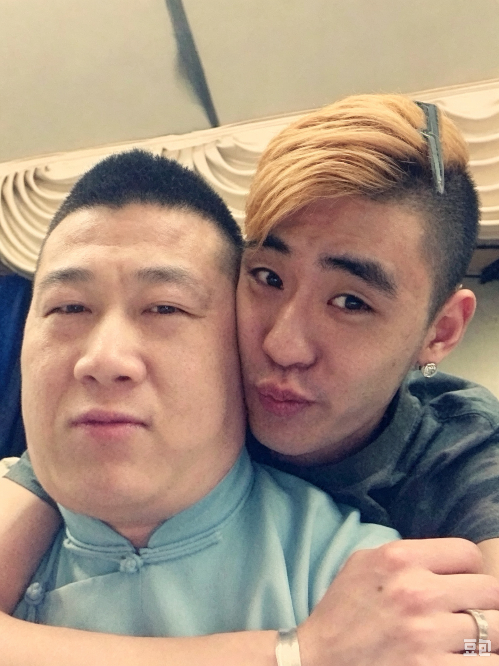 考古一下:张云雷的各种合影。