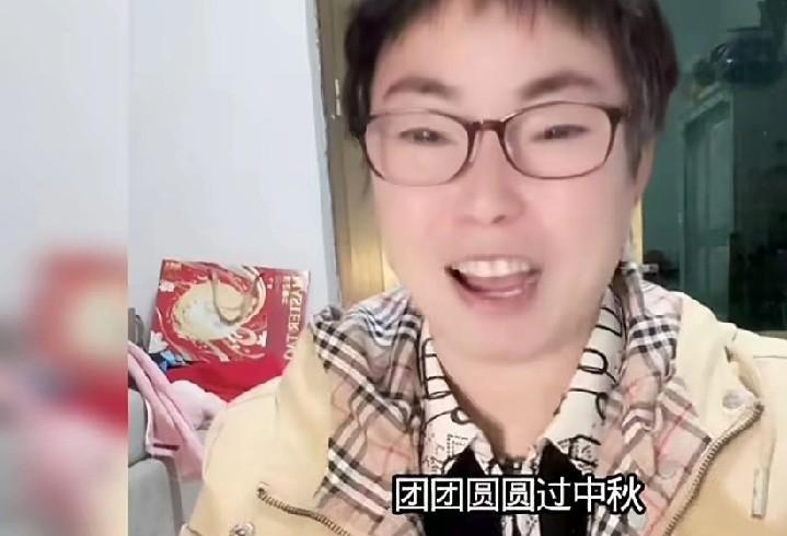 喜梅妈妈说，我现在想开了，孩子有她的生活，我不再管了，也管不住。这个中秋节，没