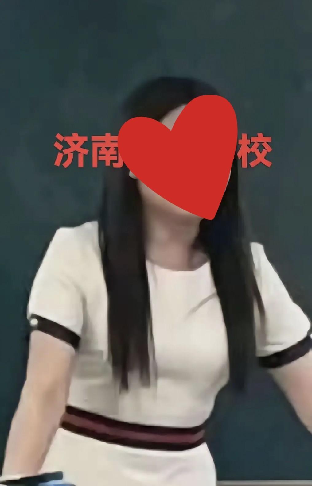 满网没看到田老师及学校的任何发声，在目前这种舆论一边倒的情况下，这是最明智的选择