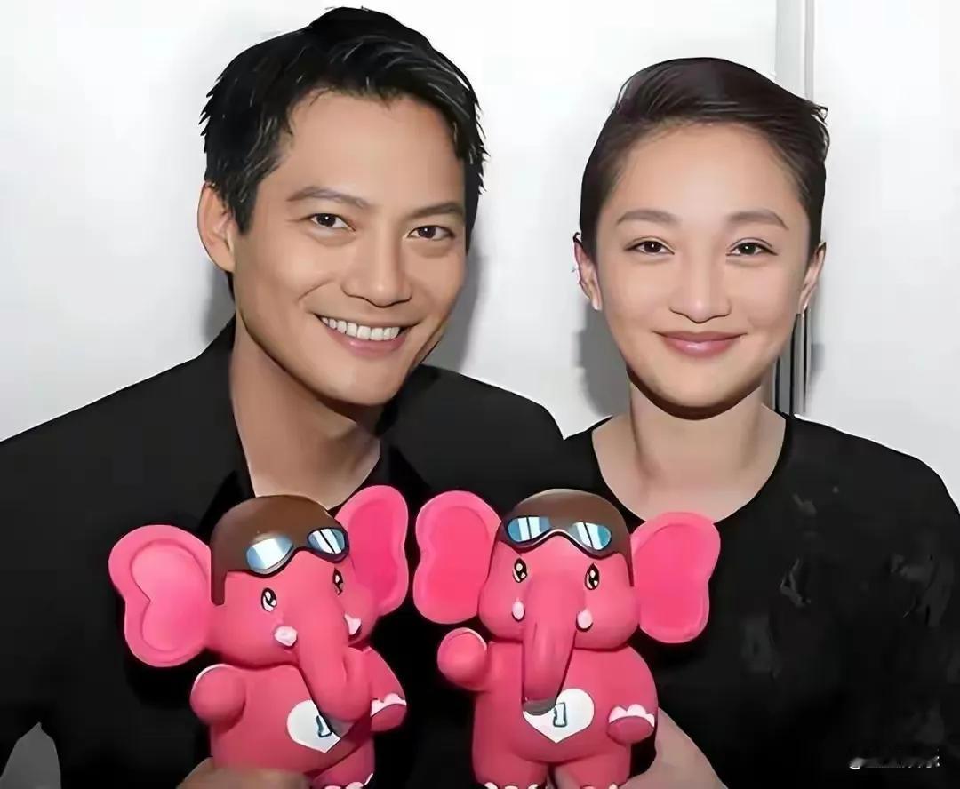 五年前与周迅离婚后，高圣远选择独自返回美国。这段曾被视为“中美文化碰撞”的婚姻，