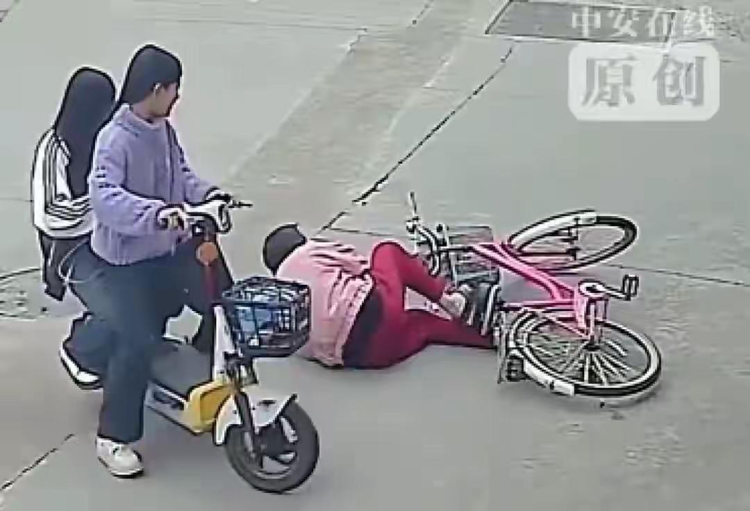 还是撤诉了，哎呀！2月21日，湖南都市频道风芒新闻记者联系上