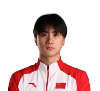 陈俊儿1分54秒02打破男子200米蝶泳全国纪录，进入世锦赛决赛，回击网友质疑，