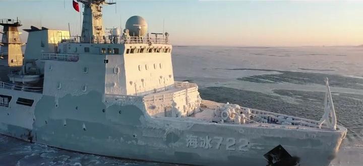 总觉得不可思议但北部战区海军舰艇在冬季的确会这样，这让我想起我海军出访俄罗斯的情