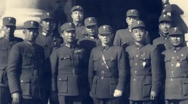 1941年10月，廖龄奇以临阵脱逃的罪名被蒋介石下令枪杀，师长职务由张灵甫接任。