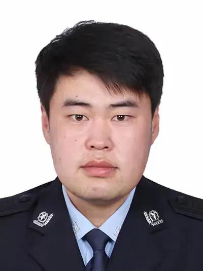 汤斌，1989年7月出生，汉族，生前系山东省威海市荣成市公安局交警大队七中队四级