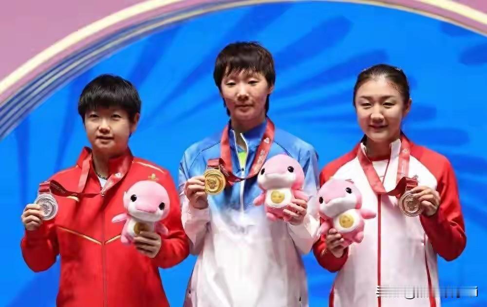 王曼昱评价孙频莎，说她是我一个非常尊重的对手，场下我们又是一对很好的朋友。其实