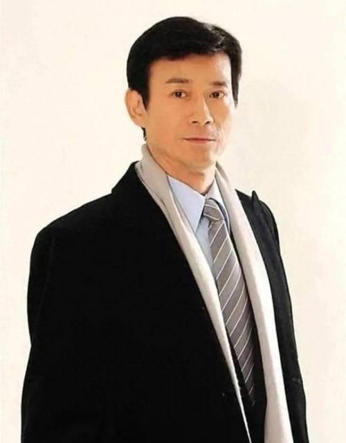 79岁郑少秋生日剖白！隐退三年的真相，藏着晚年的柔软与伤痛郑少秋，罕见发文