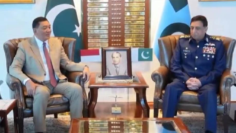 英媒:印尼也要买枭龙，超40架.....1月13日，路透社报道:“巴空军参