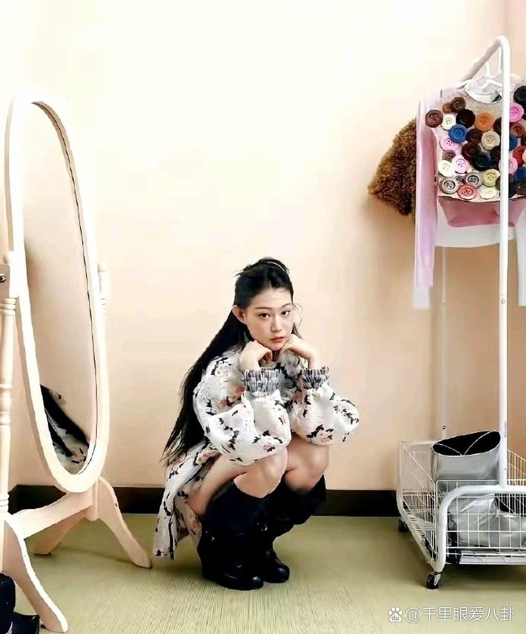 小沈阳是真舍得捧女儿，沈佳润第三次登上杂志封面，比以前好看了