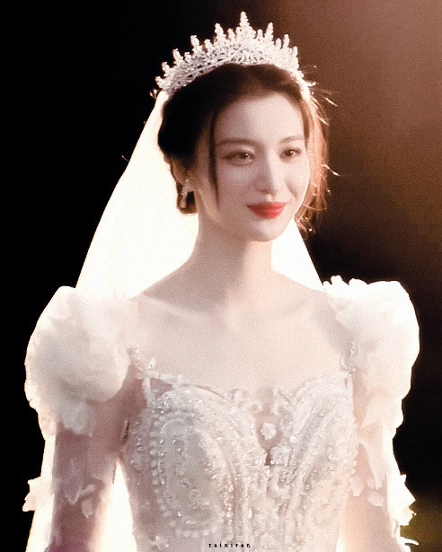 美得惊心动魄王楚然《我的人间烟火》许沁☽婚纱