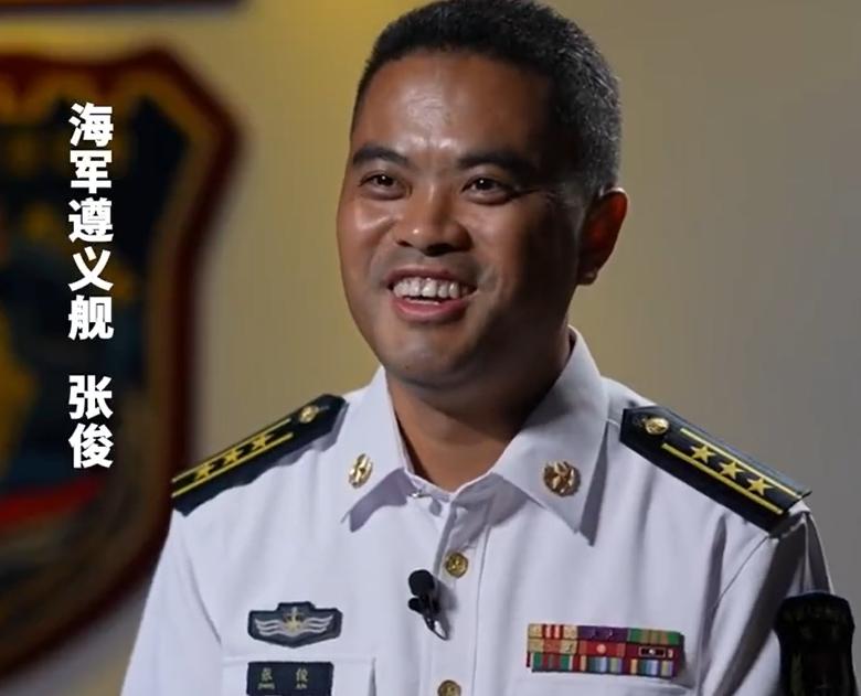 10月7日，真相逐渐浮出水面：就是055驱逐舰拉爆了美军驱逐舰！海上较量有时