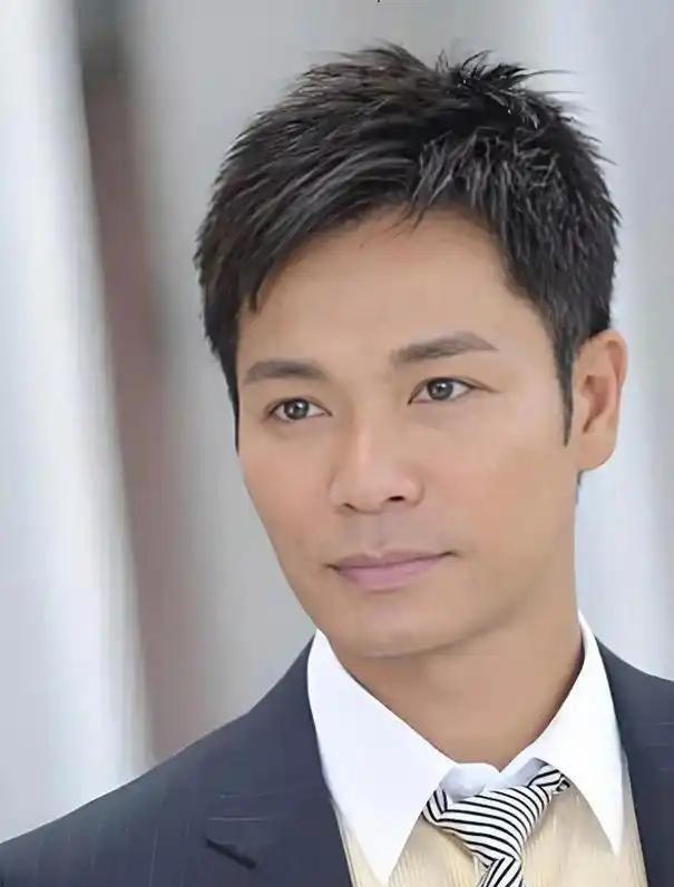 1997年，贫穷的郭晋安，向相恋4年的女友刘小慧求婚。没想到，刘小慧直接拒绝！转