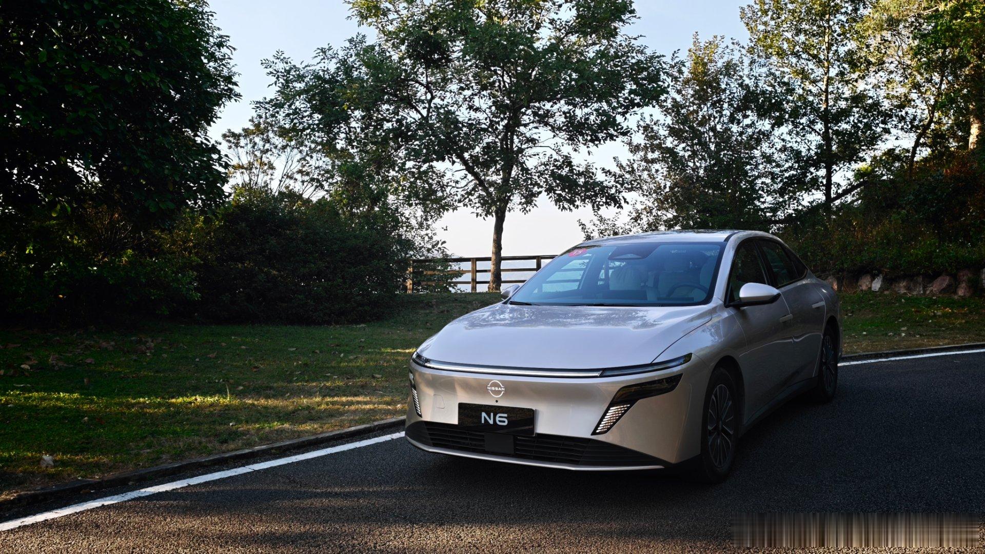 今天试了试，因为昨晚出了预售价格，今天是带着10.99--12.19万的价值观