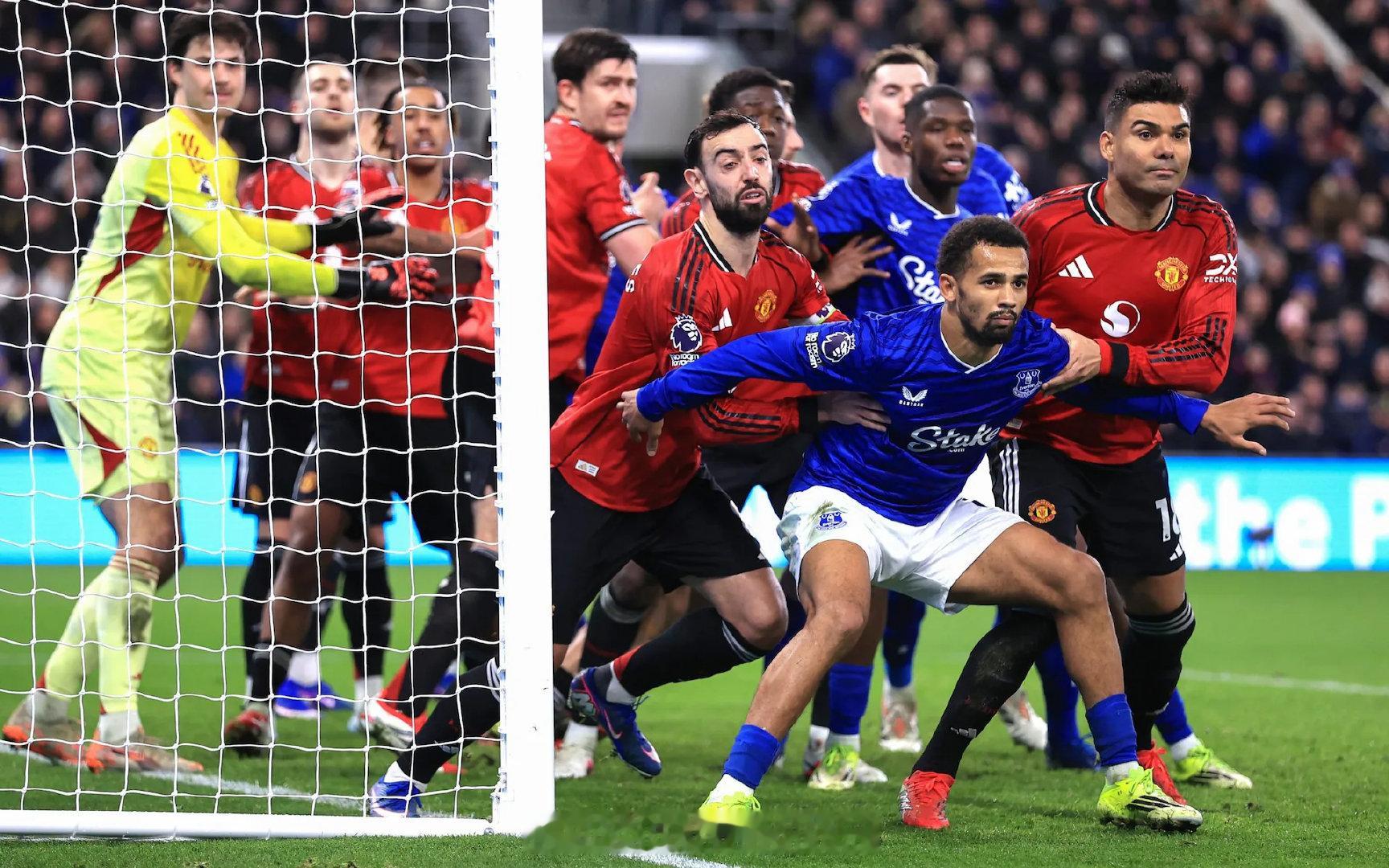 【英超角球战术新时代】对于英超球队来说，角球战术不一定需要精通，但是一定不能没有