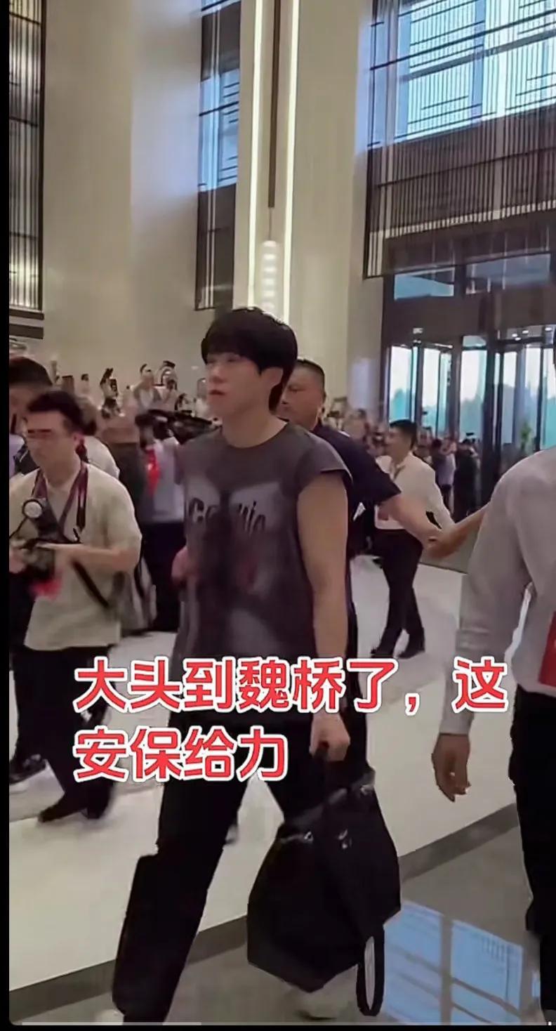 魏桥太有眼光了，签约的队员人气都好高，竞技状态都不错[赞]王楚钦加油，我期待你