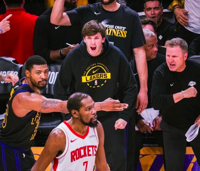 火箭连输两场后想翻盘，必须做出这三个改变！1，杜兰特不能再持球了，他拿球只能选