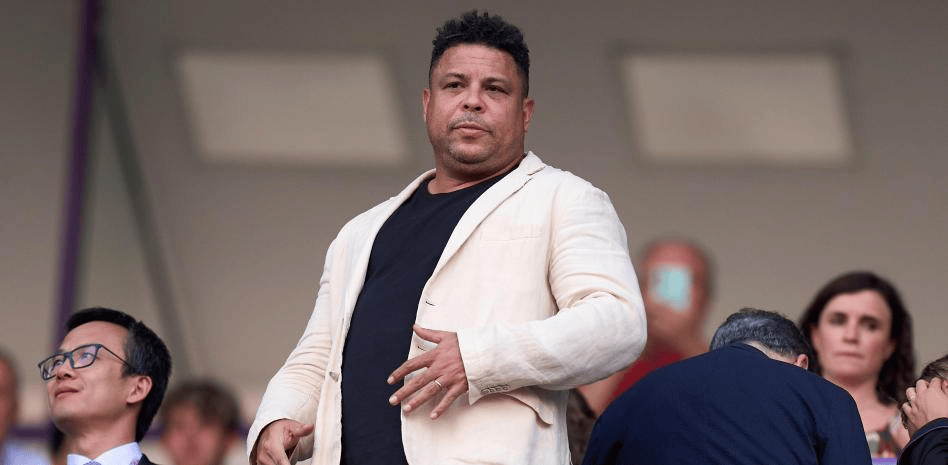 大罗: 我年轻时曾在赛前扬言要进三球, 结果被对手打了三拳