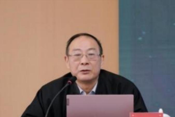 金灿荣院长说得太对了！中国周边环境全世界最恶劣，20个邻国个个都比猴精。很多人可