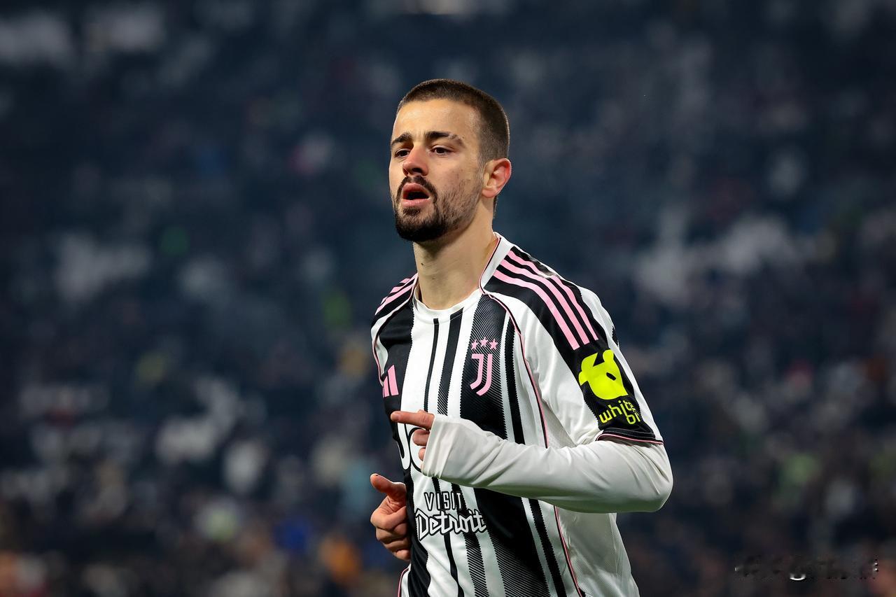 哲格罗瓦越来越好！今晨，尤文客场对阵比萨，上半场比赛，尤文进攻迟迟无法打开局