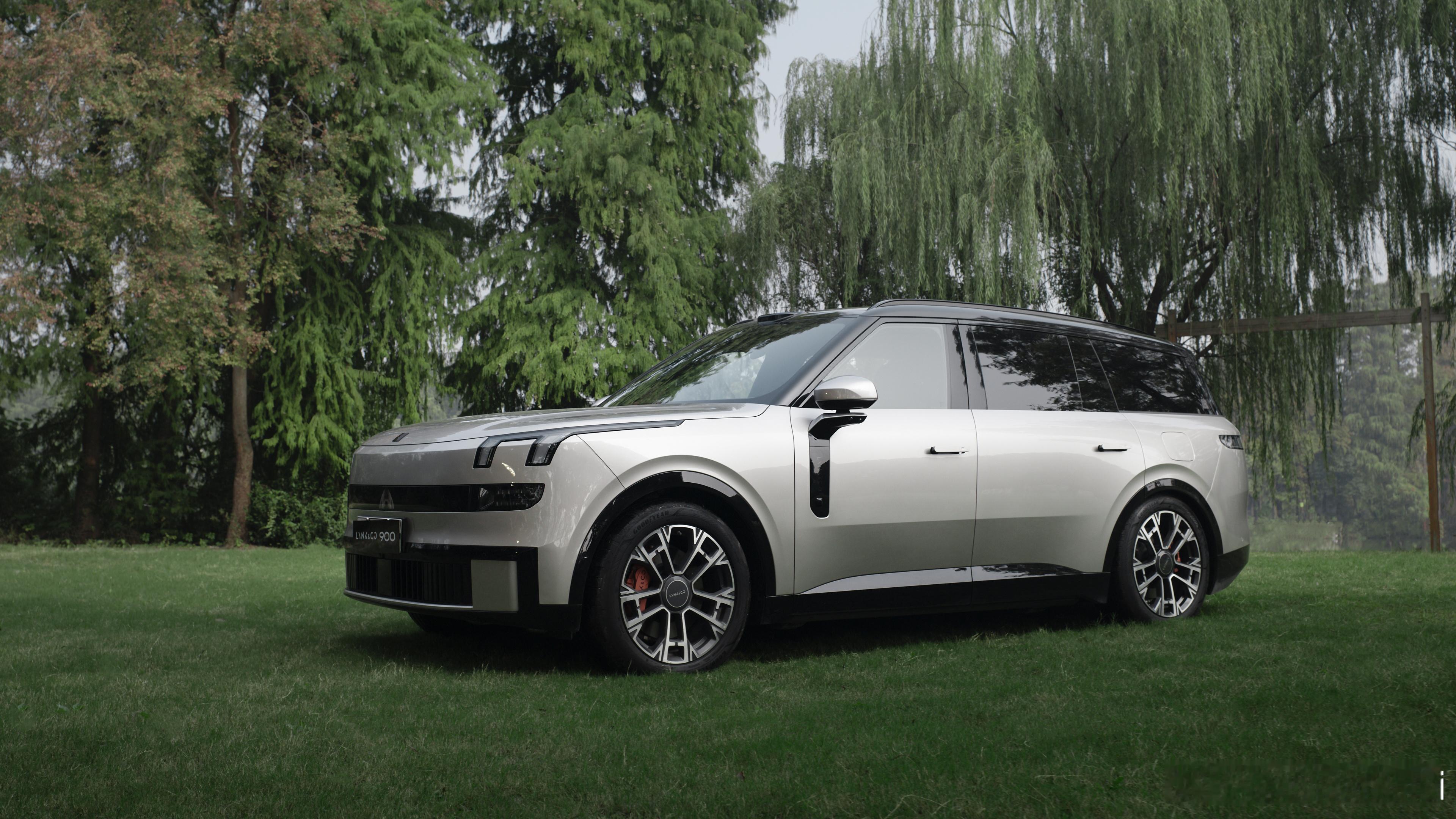 领克900的辅助驾驶OTA来了，新增领克品牌首个满血版D2D车位到车位领航辅助。