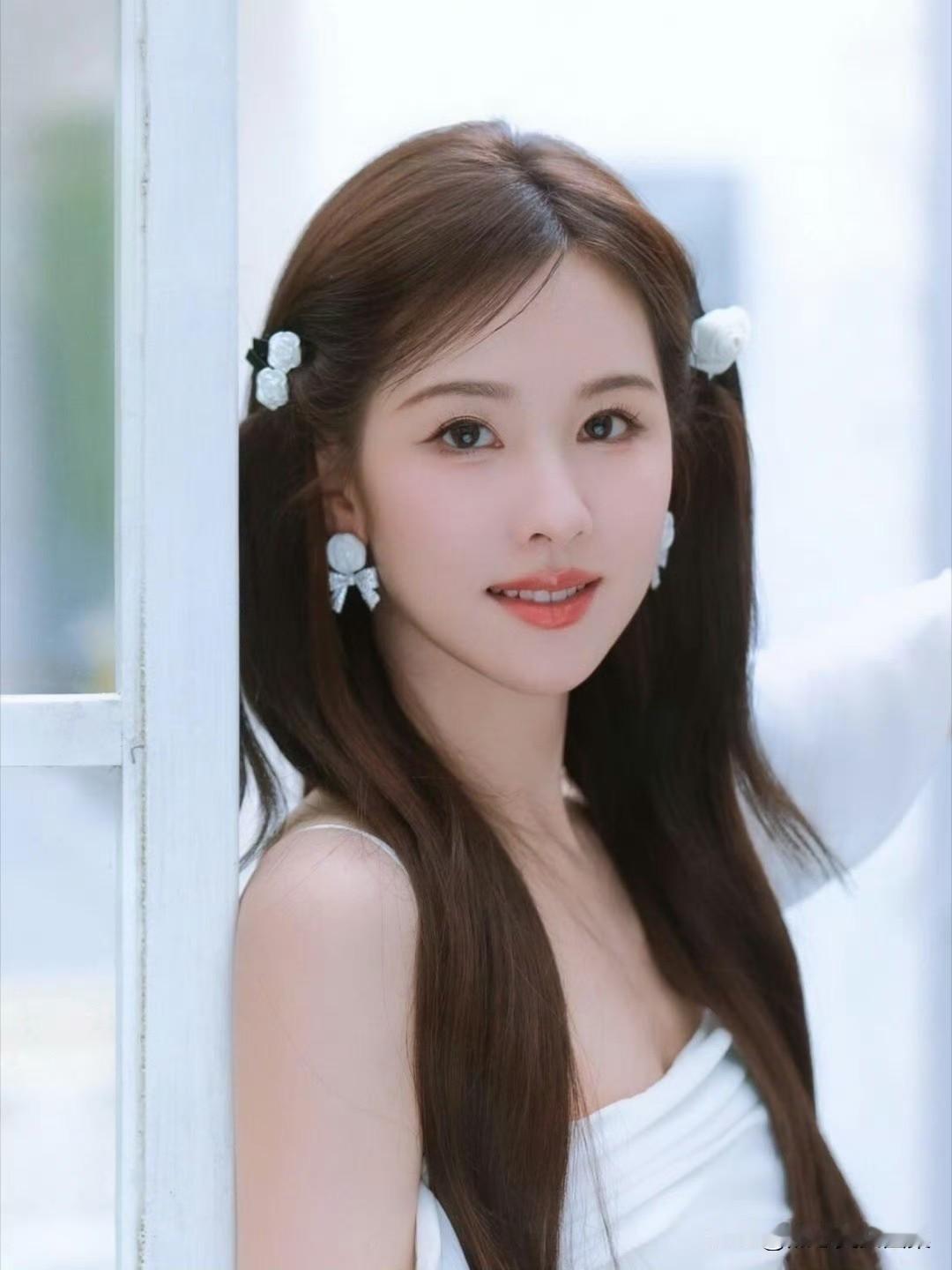 清秀可人绝美腰臀比​​​陈都灵陈都灵壁纸