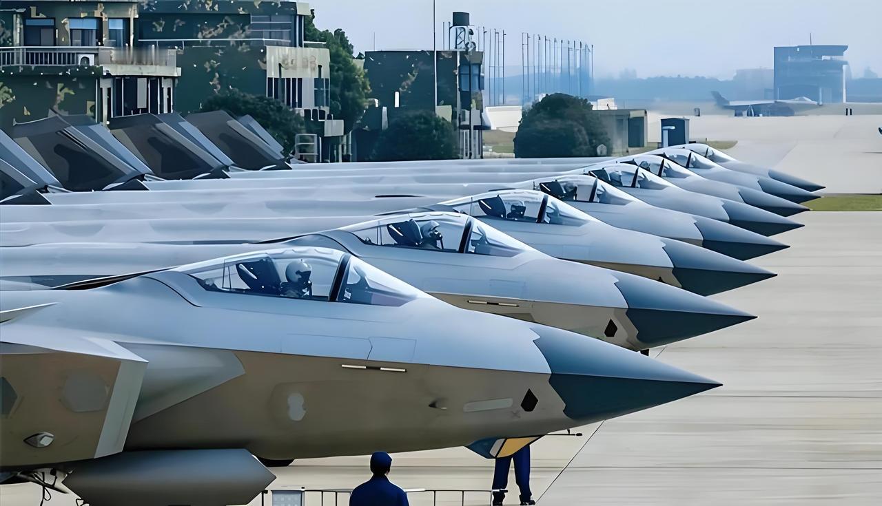 他们的战绩被收入美国西点军校课程，是真正让外国军方敬佩的中国将帅！众所周知