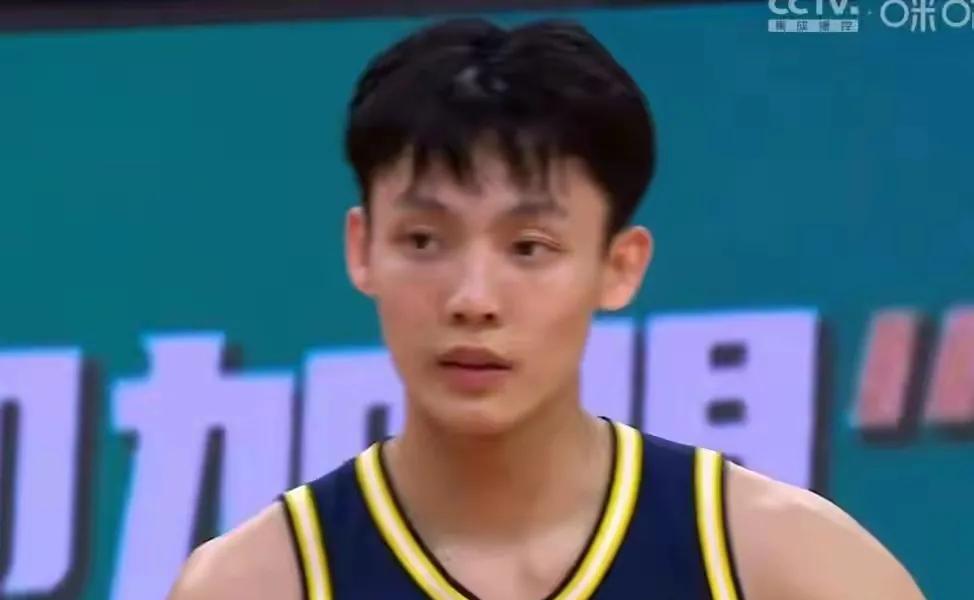 广东男篮徐杰被曝猛料！被女方扇耳光+下跪，还打掉过四个孩子！他前女友是辽宁人吧？