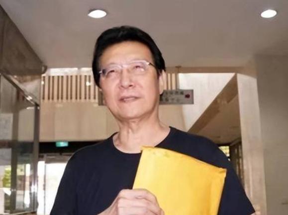 赵少康总算消停了!赵少康的脸书更新了。几天前那篇长文带来的议论,似乎越