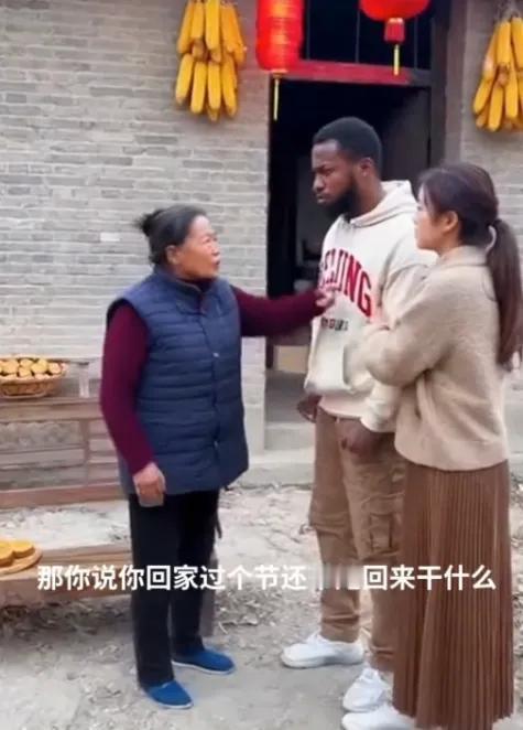 老黑都被中国女人惯成什么样子了？最近杭州姑娘小夏的经历，把这种“惯”的刺，