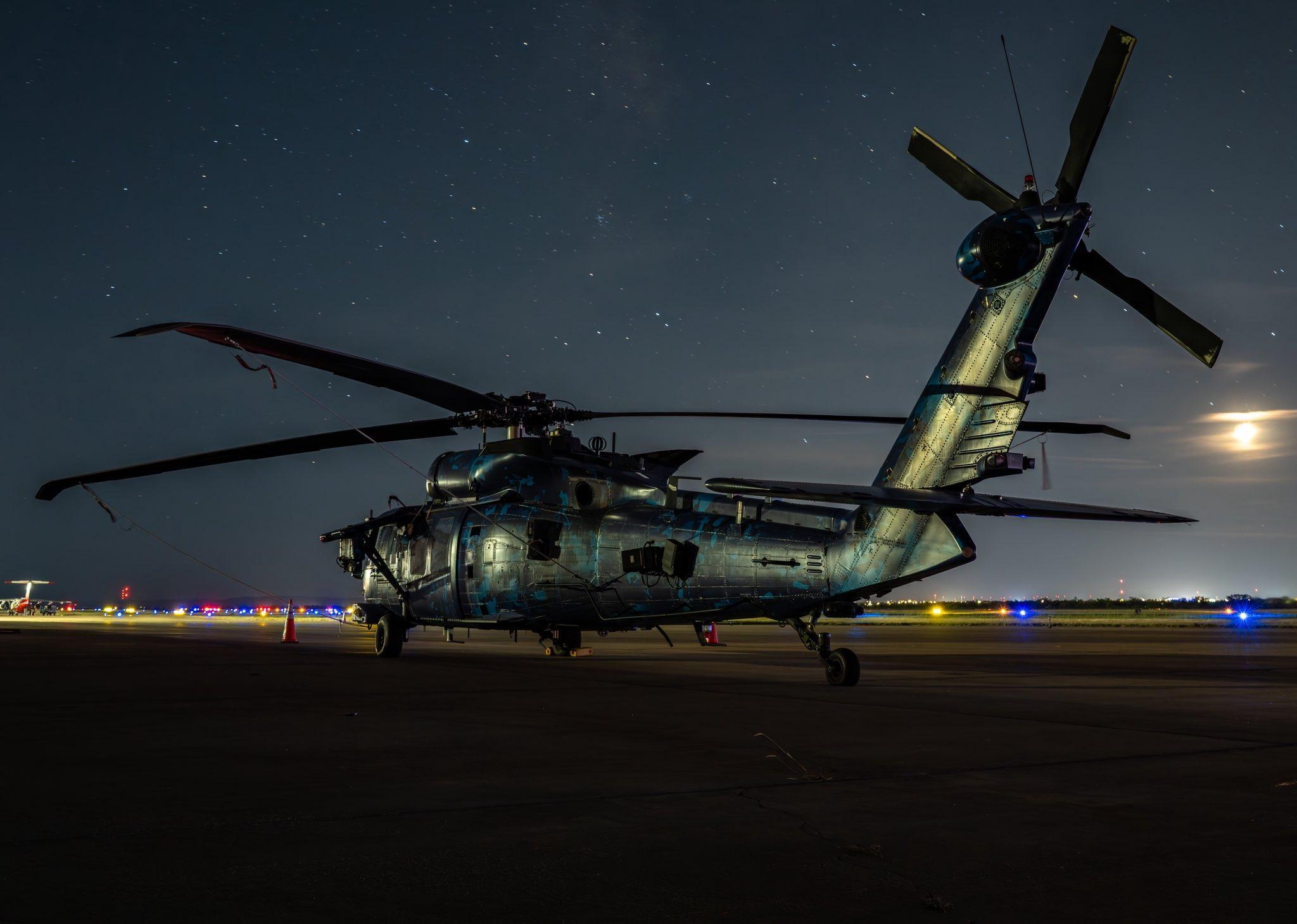 夜色下的160thSOAR旗下MH-60​​​