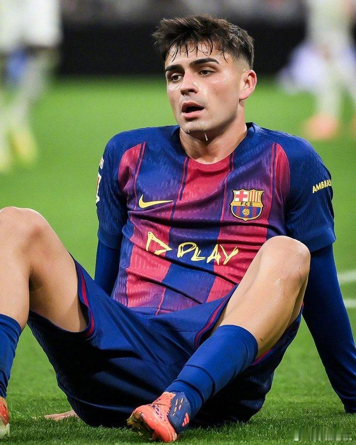 【终于可以休息了】RAC1：巴萨中场佩德里在西班牙国家德比中肌肉受伤，预计缺席4