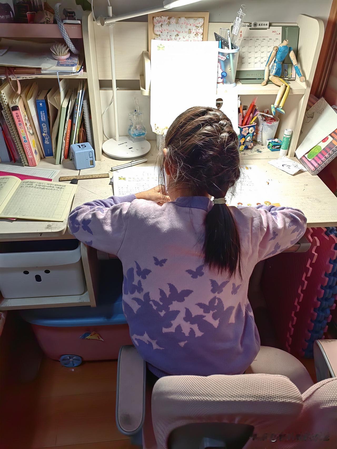 小学学习好的孩子，千万不要被小学的教育限制了手脚。要是不考课外只考课内孩子们