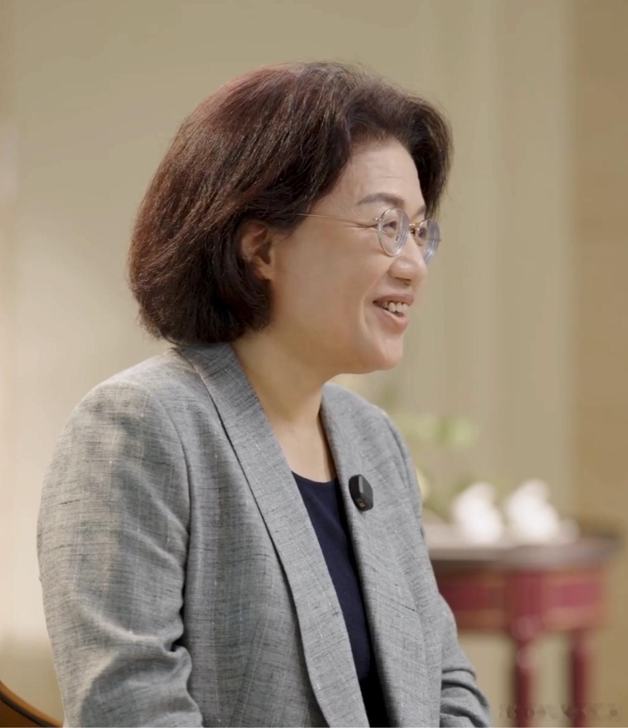 【华为何庭波回应麒麟芯片“几nm”】何庭波在人民日报专访中回应关于麒麟芯片几纳米