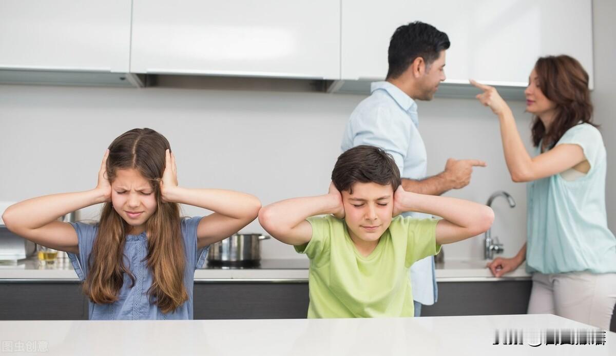 “我的儿子要把我气死。”早上跑步，路上偶遇章华，她如是说。 章华儿子小强18