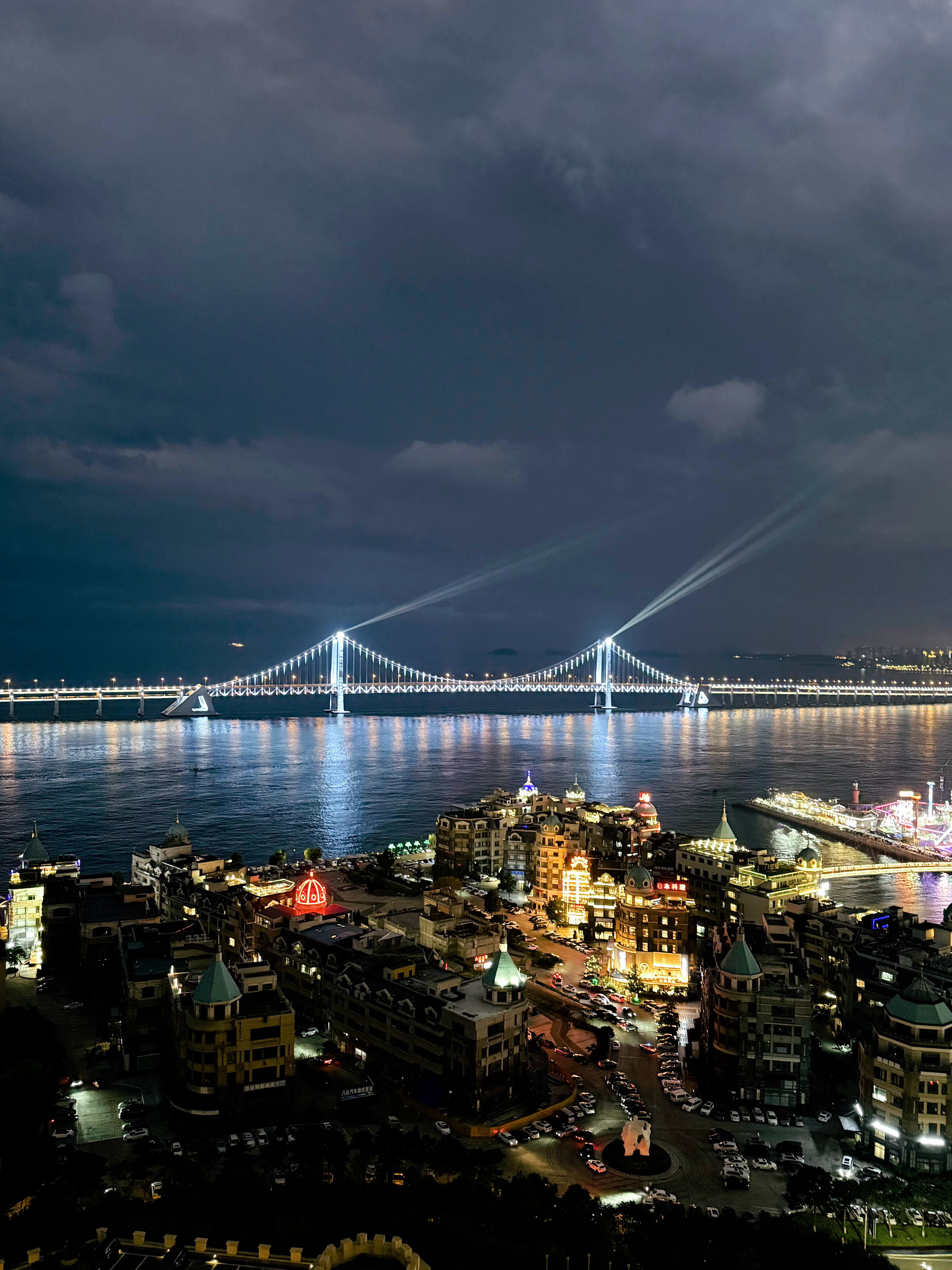城堡酒店的夜景也很漂亮啊🤩🤩​​​