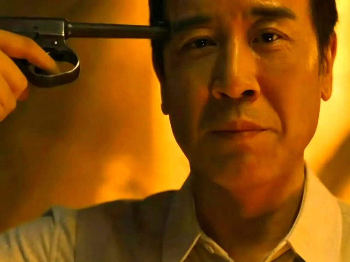 《八千里路云和月》里，田家泰的最后期限到了。日本军官工藤推门进来，不是来催他签字