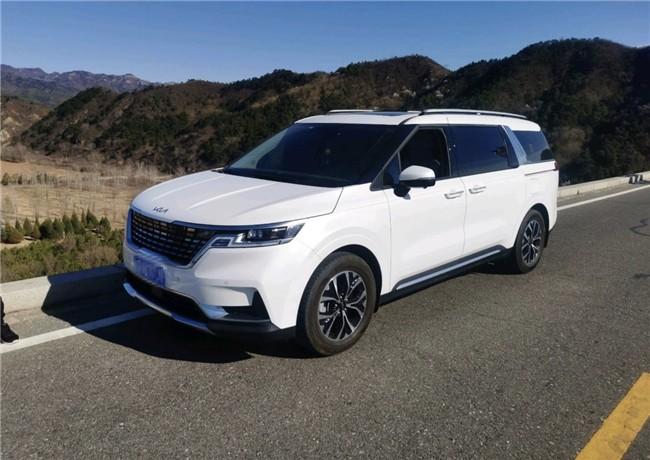 家用MPV闭眼冲！2026款起亚嘉华，省心又舒适的奶爸座驾人到中年，感觉生活