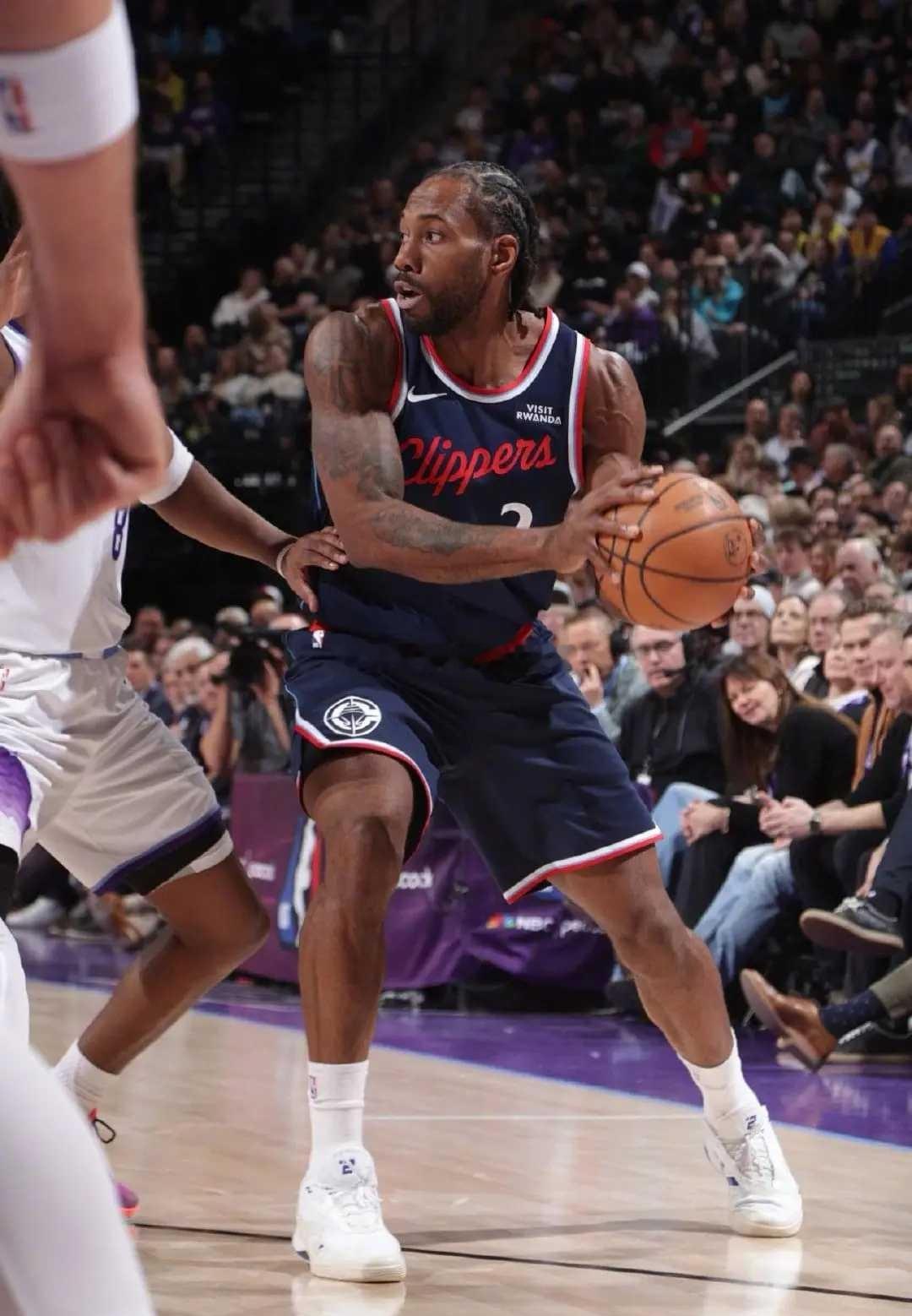 小卡21分7篮板快船击败爵士3连胜，哈登16分10助攻马尔卡宁19分爵士vs快船