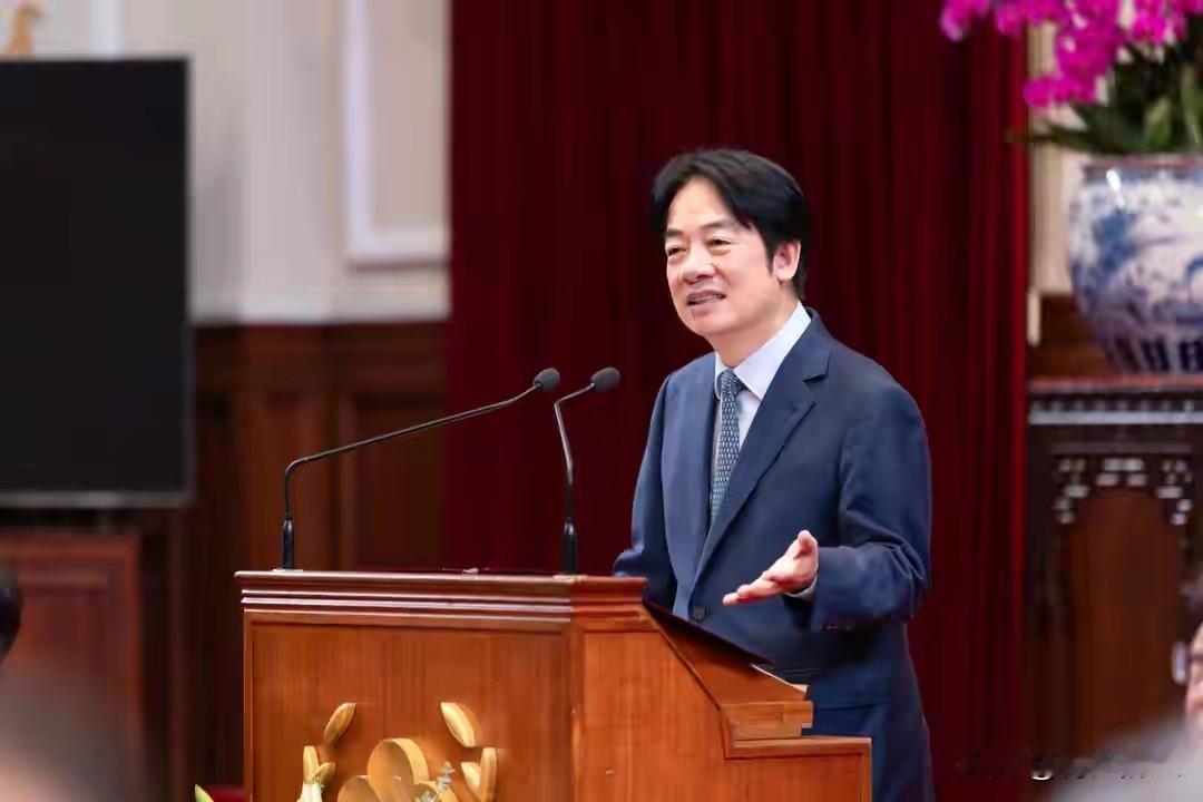 台当局禁令生效，不许大陆做一事，赖清德心忧成真？蓝营机会来了。日前台当局颁布了一