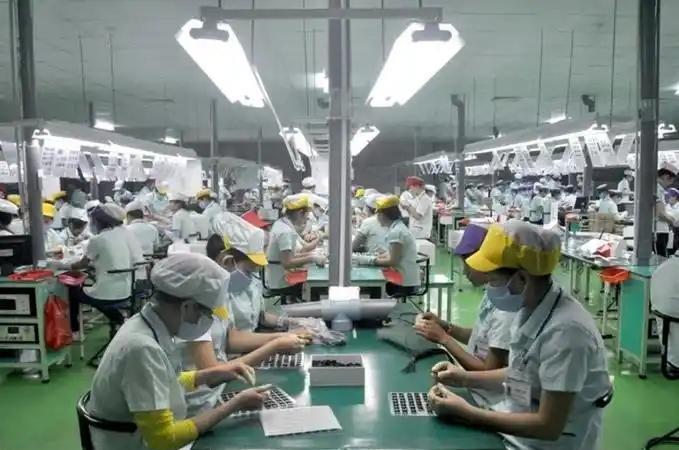 以前美国没有给越南实行高关税的时候。越南的工人可傲娇，反正动不动要罢工，各种要求