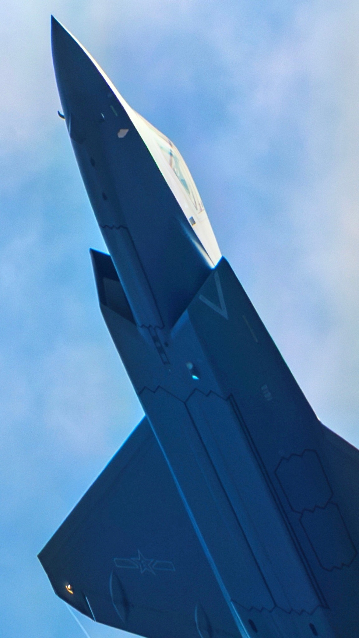 首架量产型J35A[鼓掌]批次号0101，首先装备北部某单位[滑稽笑]图源网络