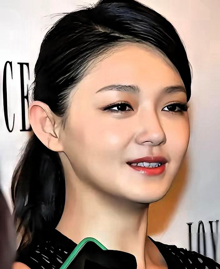 一场遗产风波，把一处豪宅的归属问题推到大众面前。很多人以为S妈顺理成章拥有这套房